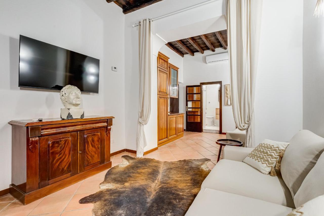 Apartment Giulio Cesare Deluxe - Spanish Step Romedreamhome Rome